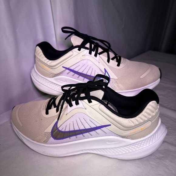 Nike Men\'s Cream and Purple Athletic Shoes main image 7